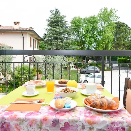 America Bed and Breakfast Σιρμιόνε